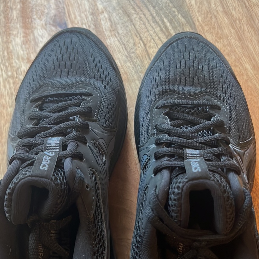 🔥ASICS SNEAKERS🔥 - Picture 3 of 8
